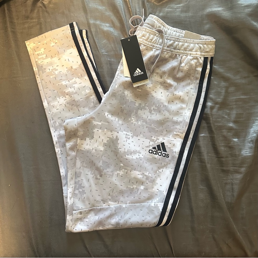 NWT Men’s Adidas Football Style Camo Pants size Medium